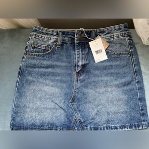 LIVOM Blue Denim Skirt size 2 NWT